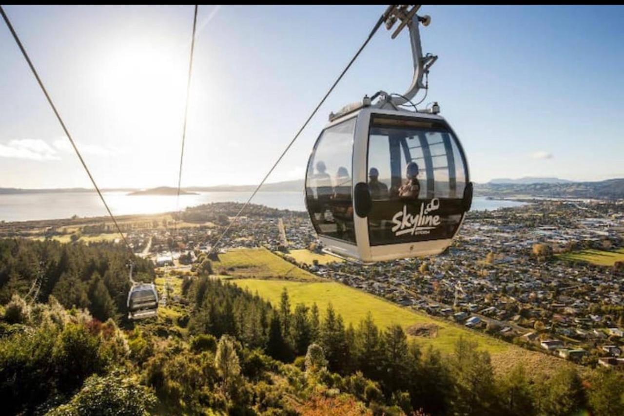 Skyline Mountain View Lodge Up To 16 People Rotorua Exterior foto